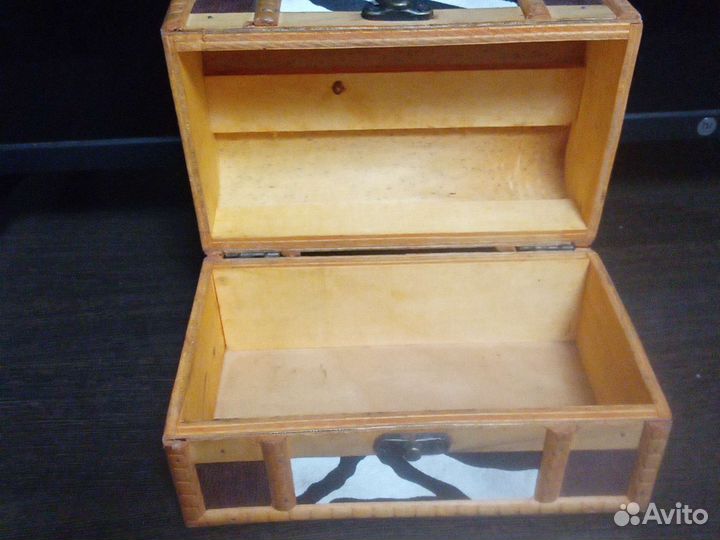 Шкатулка в виде сундука