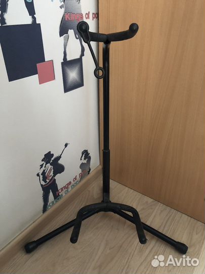 Подставка для гитары