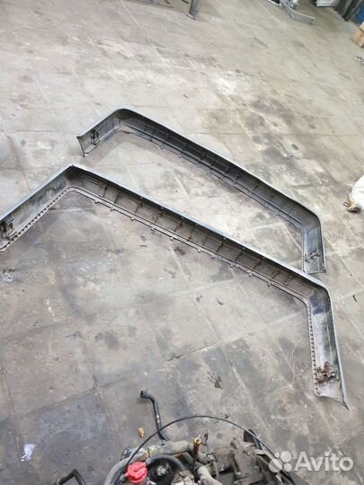 Фартук передний под бампер Ауди 80 Б2 811805617B