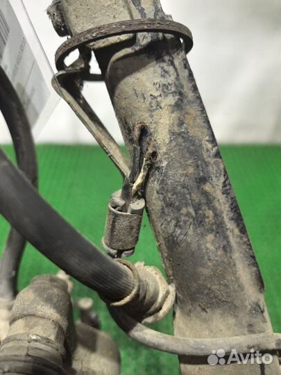 Ступица передняя правая Lexus Ls400 UCF10