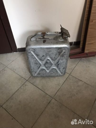 Канистра, торг. Железная вс имеется