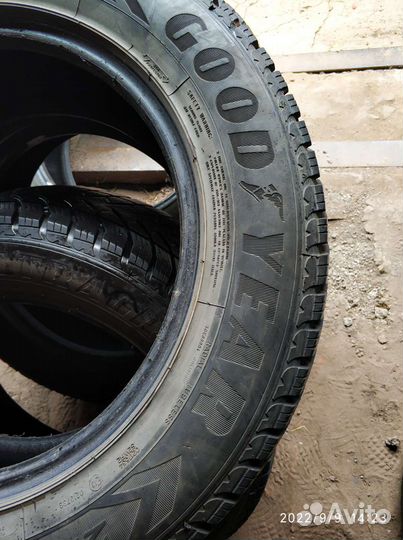 Goodyear UltraGrip+ SUV 225/65 R17