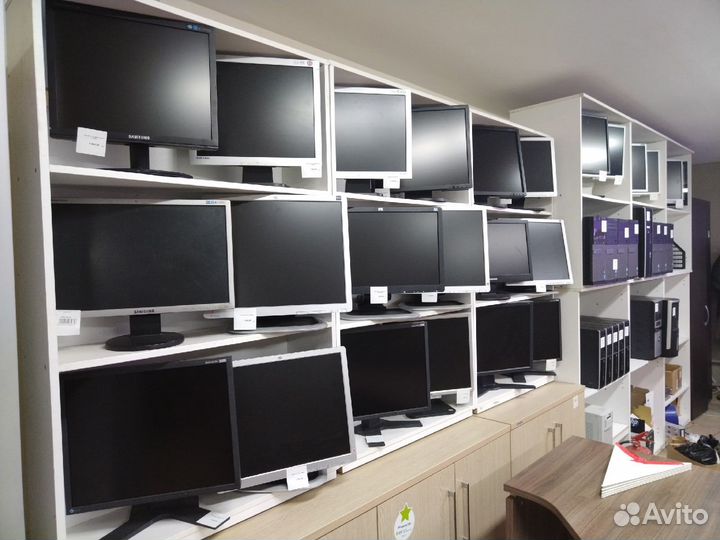 Монитор широкоформатный