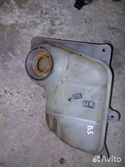 Бачок расширительный Volkswagen Passat B5