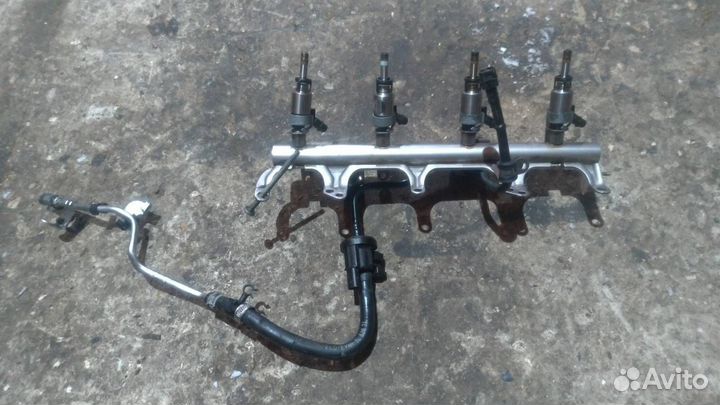 Топливная рампа Audi A4 B8 1.8 T 2009