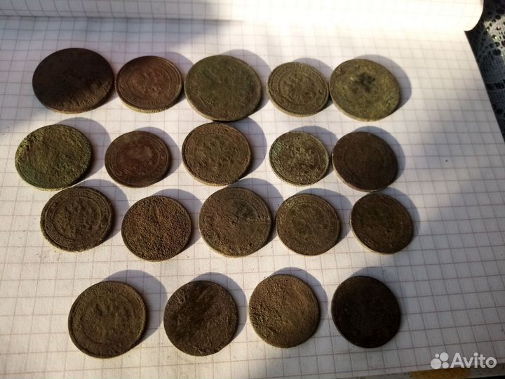 Монеты и пуговицы
