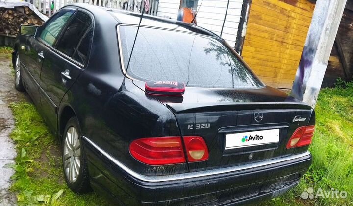 Mercedes-Benz E-класс 3.2 AT, 1995, битый, 300 000 км