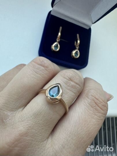 Золотой комплект с топазом