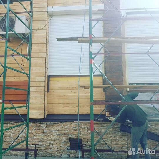 Шлифовка и покраска деревянного дома