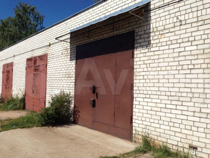 Гараж, > 30 м²