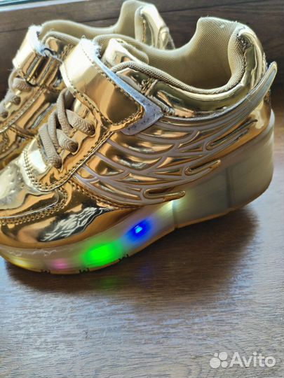 Кроссовки на девочку