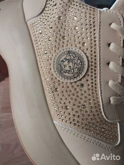 Кроссовки женские 36 р