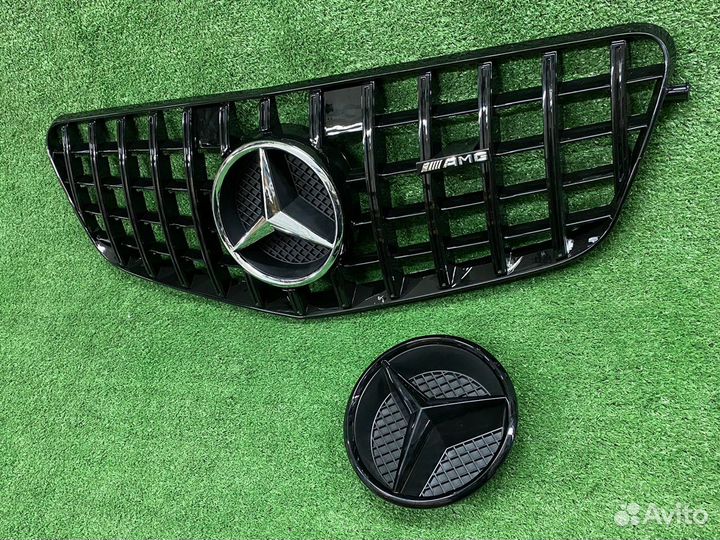 Решетка радиатора Mercedes GT W212 Black