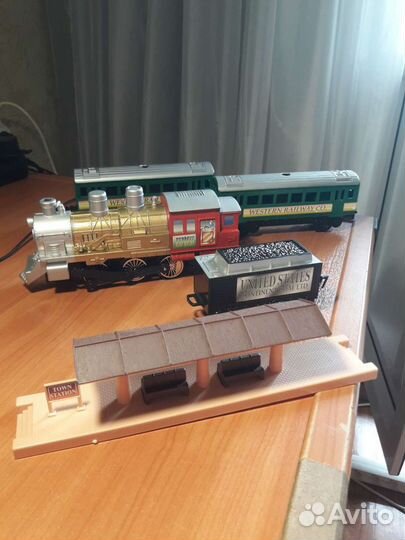 Игрушка Железная Дорога на Батарейках 2005 г