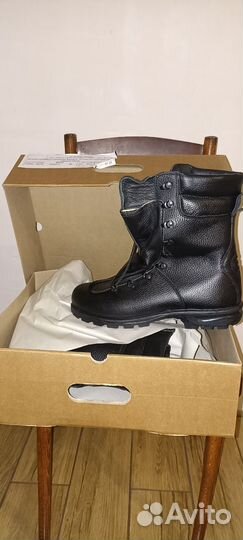 Ботинки с высоким берцем