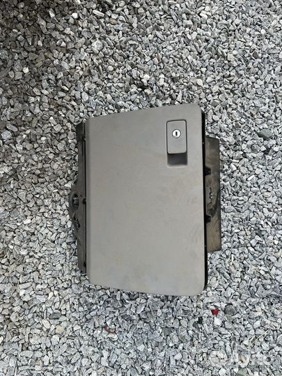 Бардачок WV Passat b6