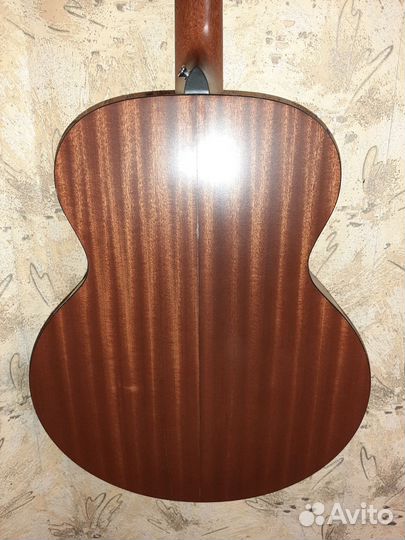 Акустическая гитара