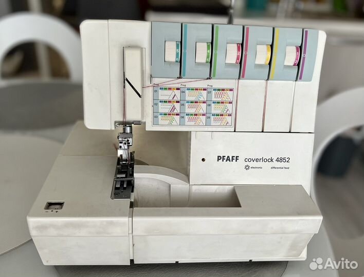 Продам оверлок Pfaff