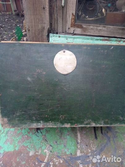 Ящик для зимней рыбалки и алюминиевый садок