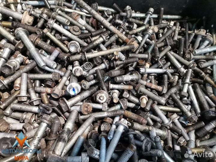 Болт Volkswagen Golf 3 1999