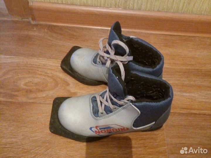 Лыжные ботинки