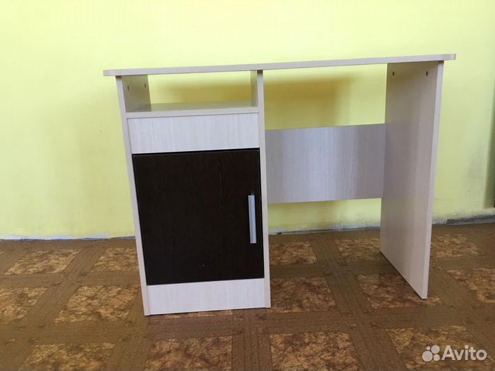 Стол компьютерный №4