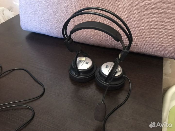Наушники с микрофоном