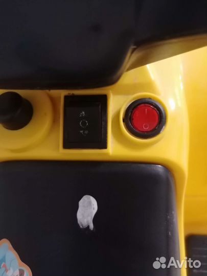 Детский квадроцикл на аккумуляторе