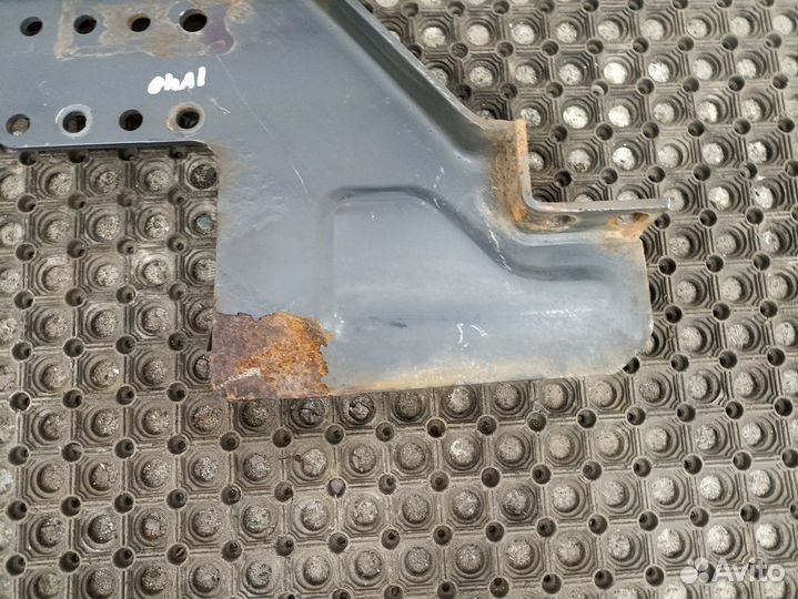 41298019 Кронштейн усилителя бампера левый