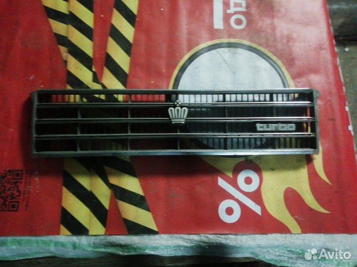 Решетка радиатора передняя Toyota Crown