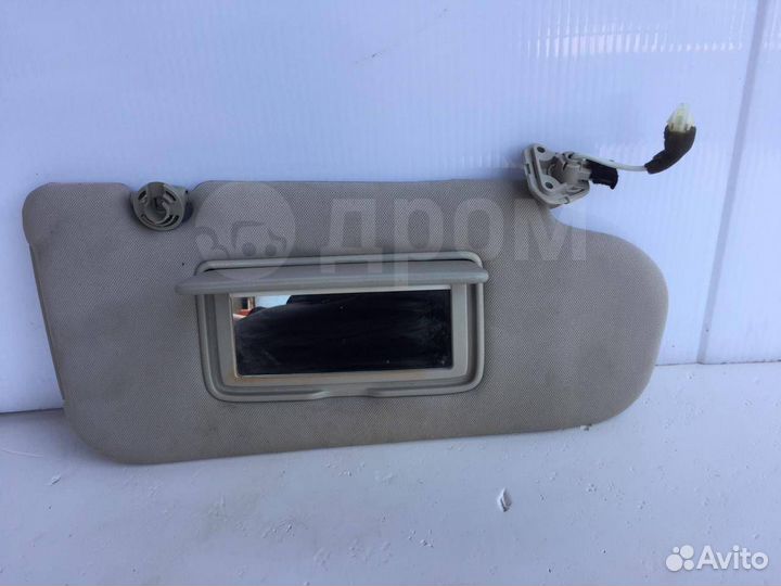 Козырек солнцезащитный правый на Infiniti Fx35/45