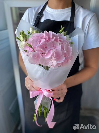 Букет с гортензией