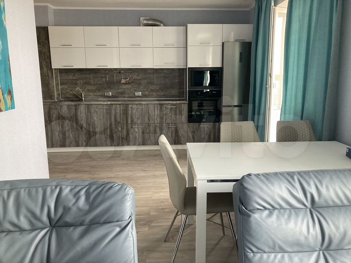 2-к. квартира, 92 м², 15/18 эт.