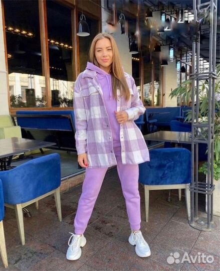 Спортивный женский костюм