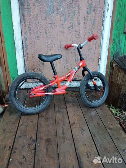 Беговел 14 Novatrack breeze