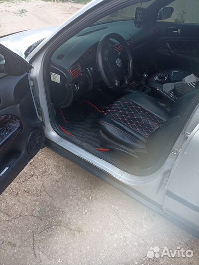 Volkswagen Passat 1.8 МТ, 1997, битый, 203 556 км