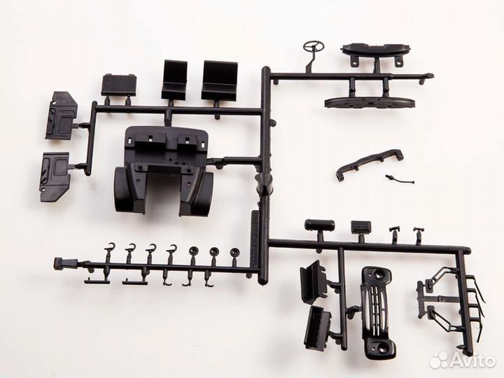 Сборная модель ЗИЛ-130 кунг 1524AVD