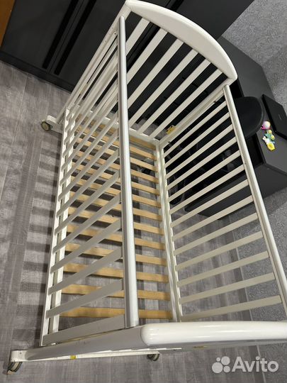 Кроватка для новорожденных