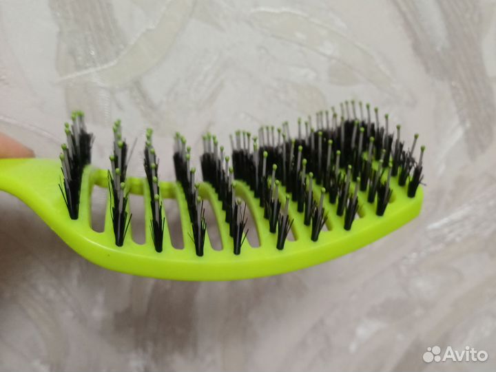 Расческа с щетинками
