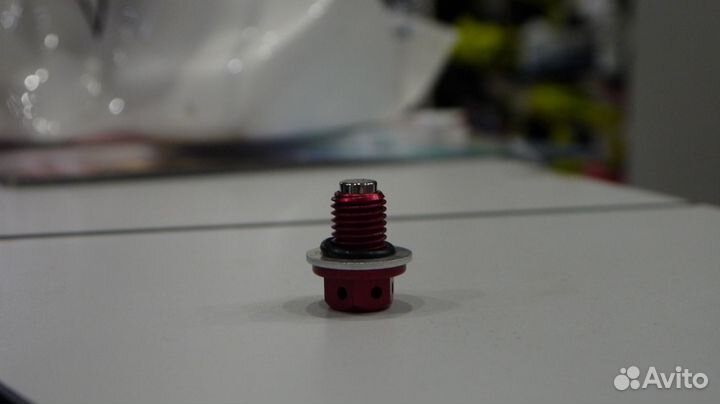 Сливной болт с магнитом на мотоцикл