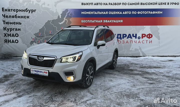 Решетка динамика на торпедо правая Subaru Forester (SK/S14)