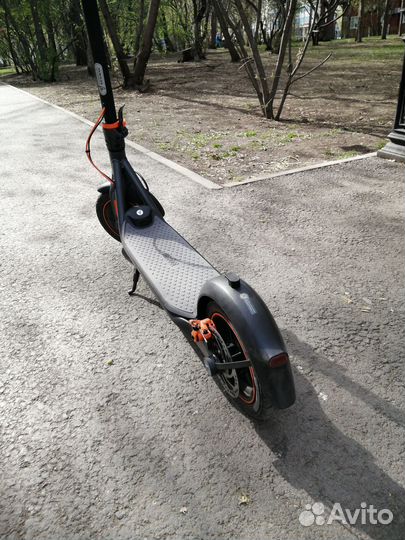 Новый электросамокат Ninebot F40