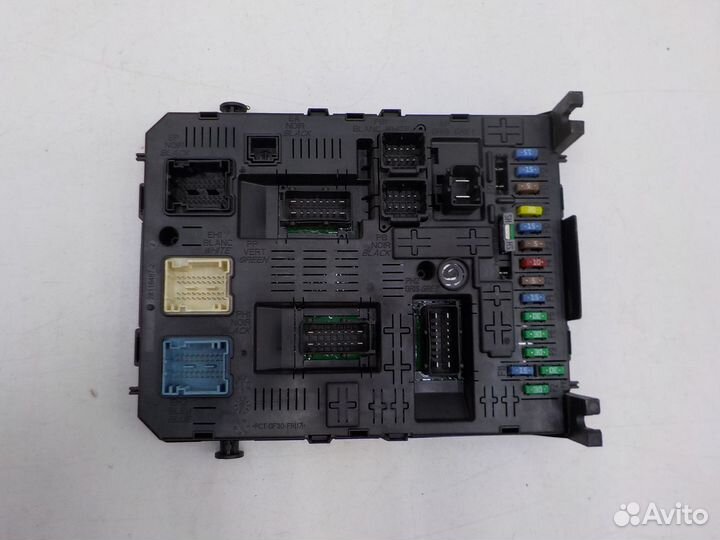 Блок предохранителей (салон) Peugeot 308 2011-2015