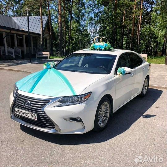 Свадебное украшение на машину