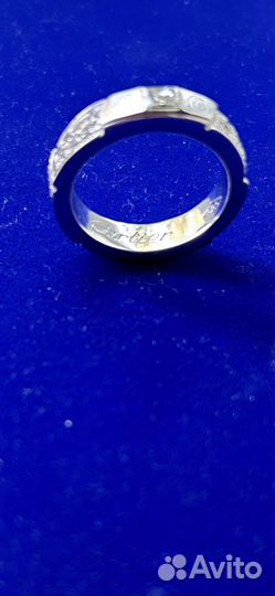 Золотое кольцо с бриллиантом