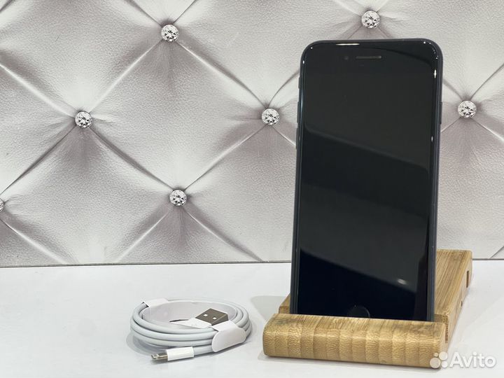 iPhone SE (2020), 64 ГБ
