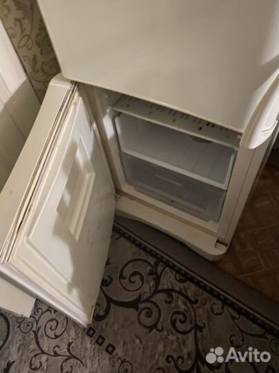 Продам холодильник на запчасти