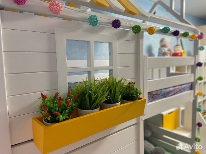 Детская кровать с бортиком