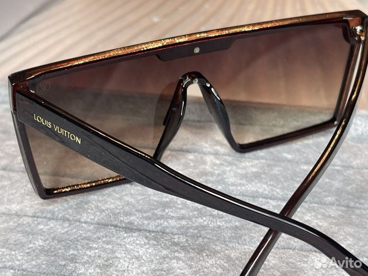 Солнцезащитные очки