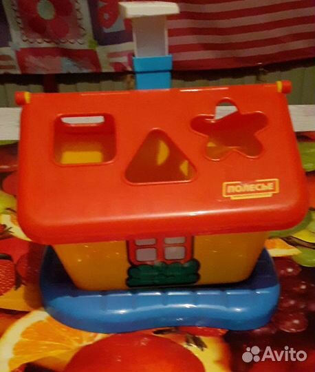 Развивающая игрушка домик
